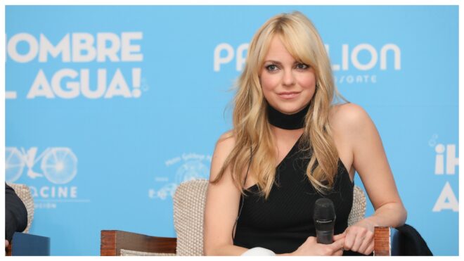 Anna Faris Featured