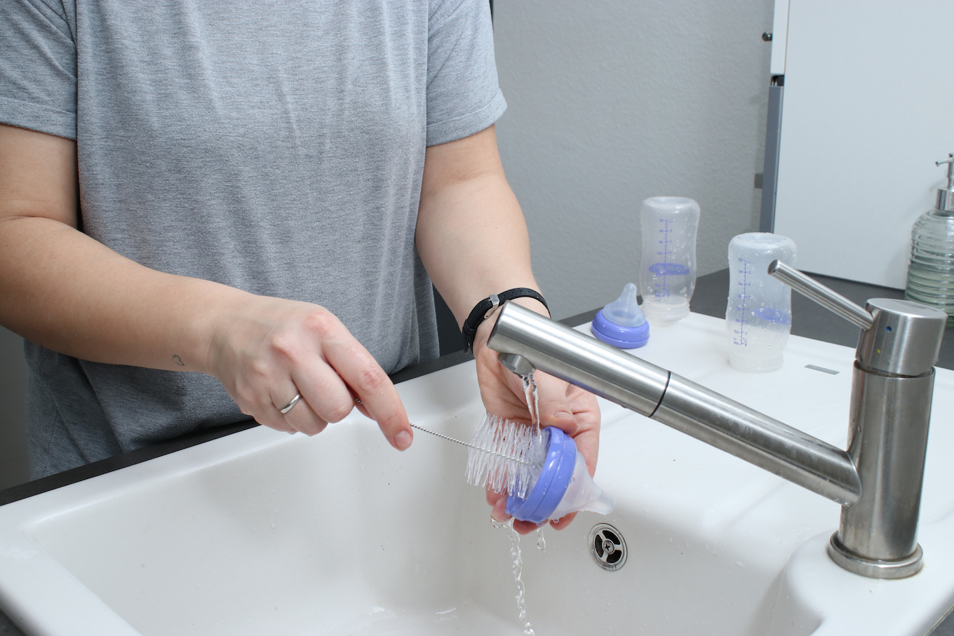 Washing baby bottles